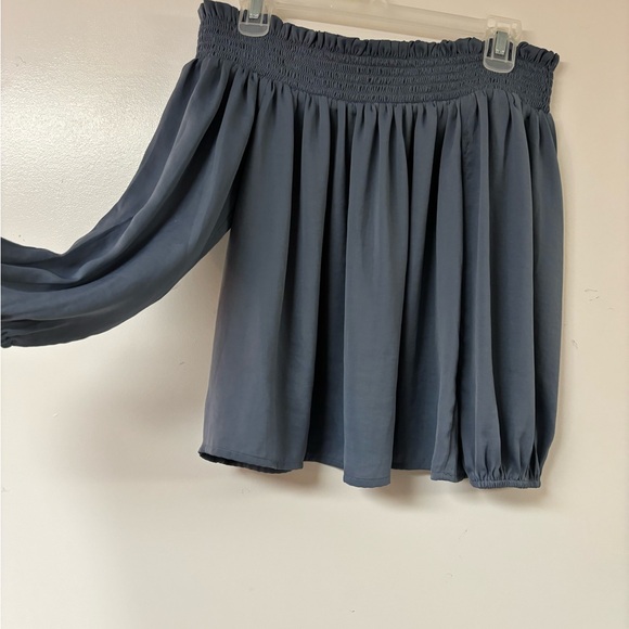 American Eagle baby blue off the shoulder top - Picture 2 of 4